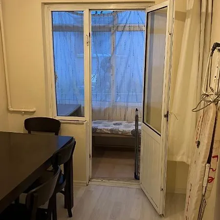 בית אירוח Behind Jawaher Mall And 5 Minutes From The Metro. איסטמבול
