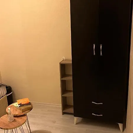 Behind Jawaher Mall And 5 Minutes From The Metro. איסטמבול